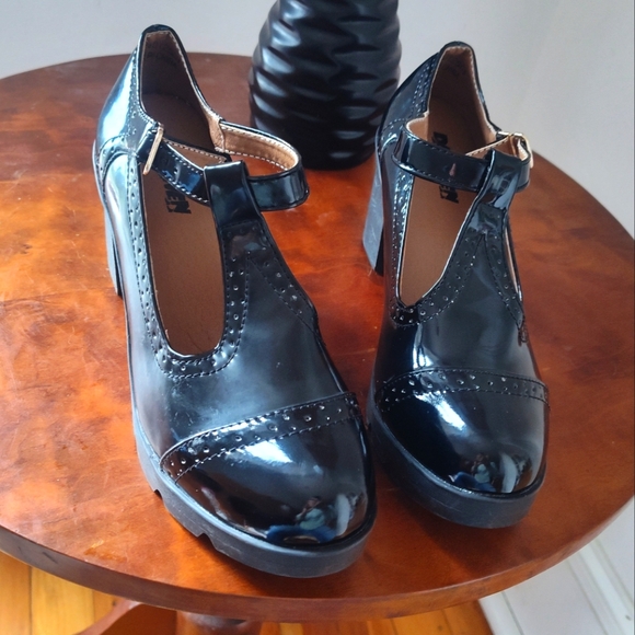 Dadawen Shoes - Dadawen faux patent leather chunky t-strap Mark Janes